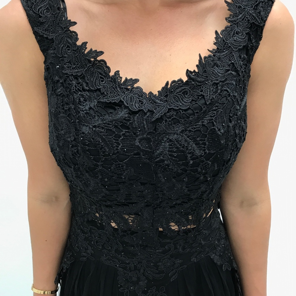 Black lace and tulle long skirt set - Picture 4 of 5